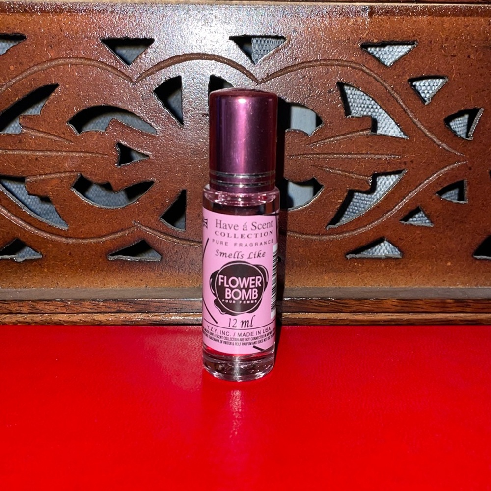 NWT Flower Bomb Roll on Perfume.  12ml.